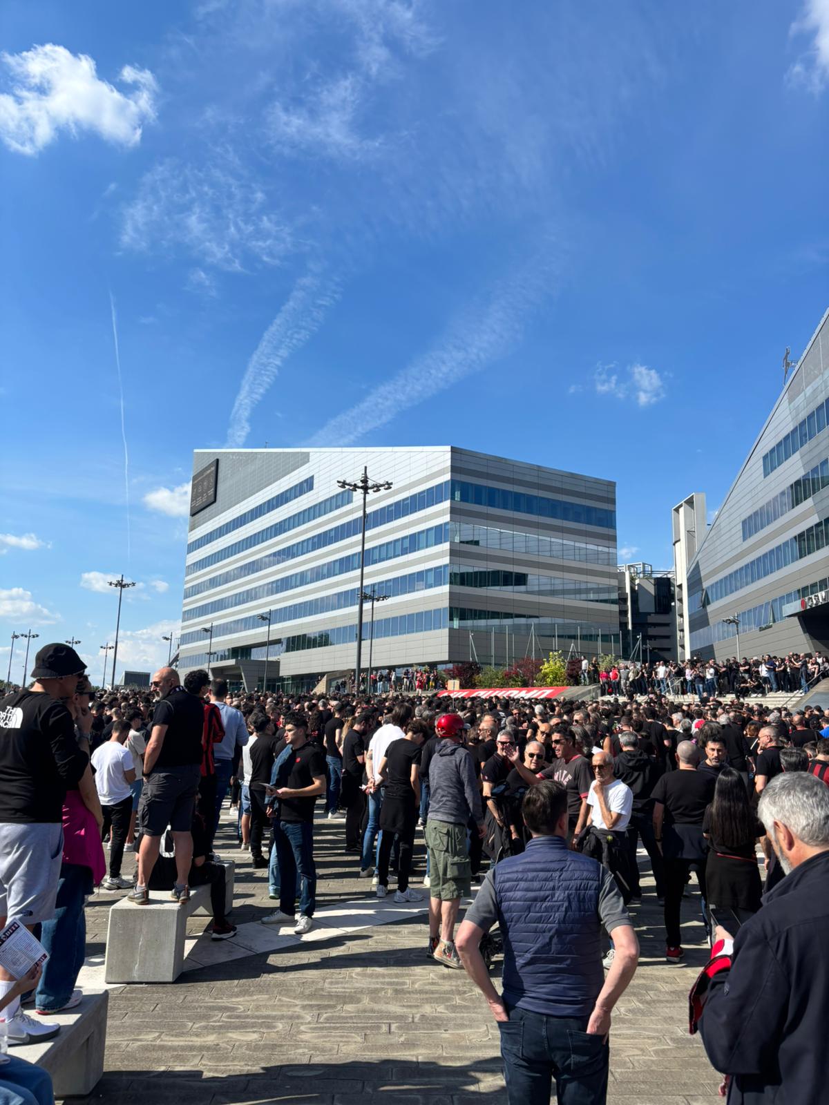 LIVE da Casa Milan + LIVE Milan – Monza