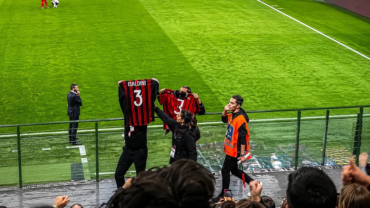 A Milan Cagliari con la maglia di Maldini